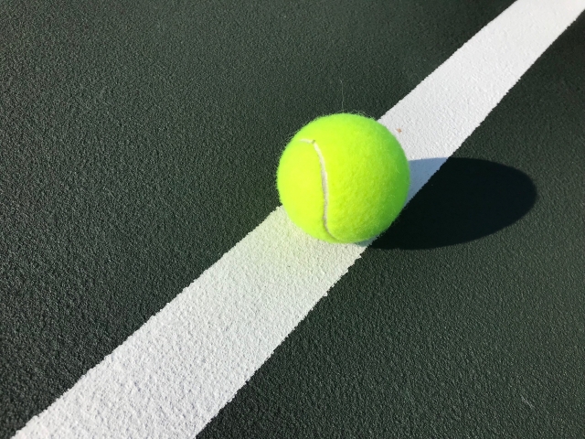 テニスのスマッシュ
